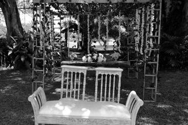 هتل Lake House Resort