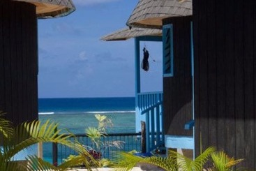 هتل Litia Sini Beach Fales