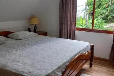 هتل Loversnest Self Catering