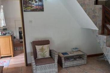 هتل Loversnest Self Catering