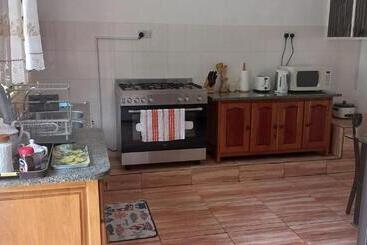 هتل Loversnest Self Catering