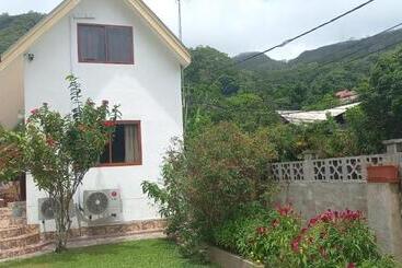 هتل Loversnest Self Catering