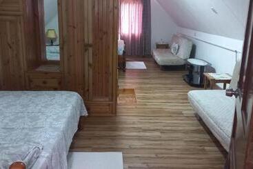 هتل Loversnest Self Catering