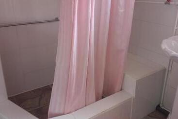 هتل Loversnest Self Catering