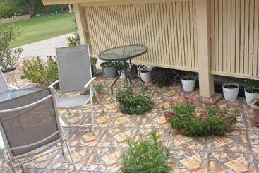 هتل Loversnest Self Catering