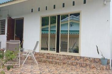 هتل Loversnest Self Catering