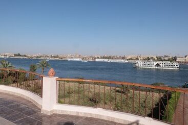 هتل Luxor Plaza House