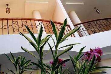 هتل Luxor Plaza House
