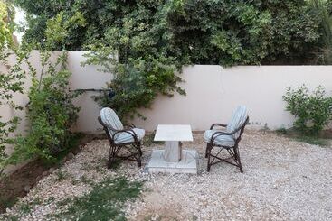 هتل Luxor Plaza House
