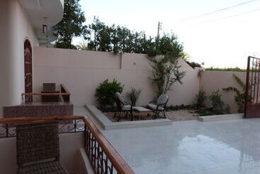 هتل Luxor Plaza House