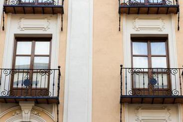 هتل Pension Logroño