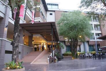 هتل Romyen Garden Place