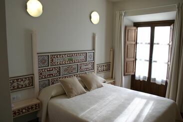 هتل Hostal Santa María De úbeda