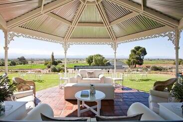 هتل Thylitshia Villa Country Guest House