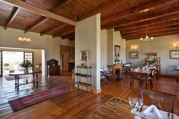 هتل Thylitshia Villa Country Guest House