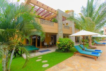 هتل Villa Mandhari  Diani Beach