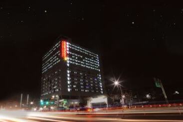 בית מלון כפרי Yongin Central Co Op