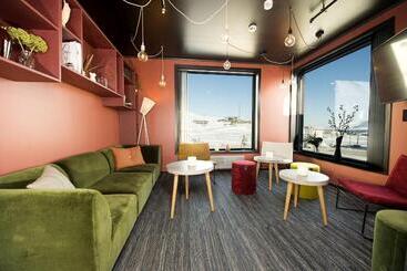 Svalbard Hotell The Vault