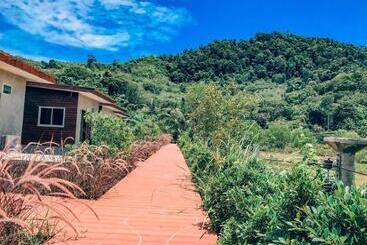 هتل Capital O 729 Amantra Lake View Resort
