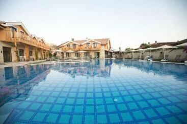 هتل Dalyan Live Spa