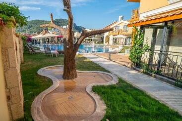هتل Dalyan Live Spa