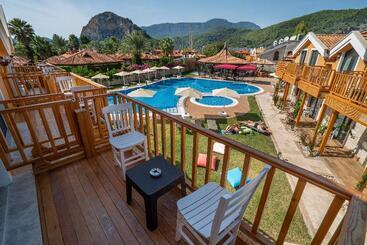 هتل Dalyan Live Spa