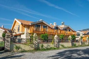 هتل Dalyan Live Spa