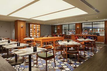 هتل Doubletree By Hilton Perth Northbridge