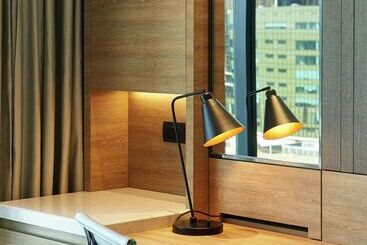 Отель Doubletree By Hilton Perth Northbridge