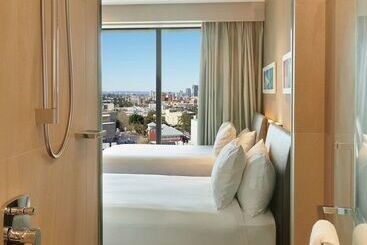 هتل Doubletree By Hilton Perth Northbridge