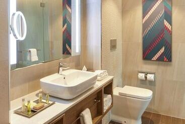 هتل Doubletree By Hilton Perth Northbridge