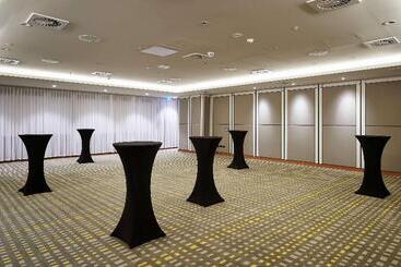 هتل Doubletree By Hilton Perth Northbridge