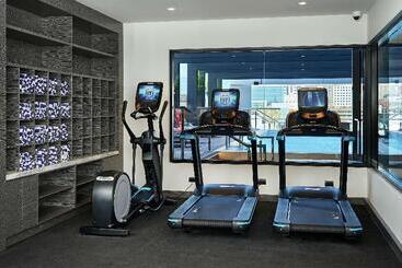 هتل Doubletree By Hilton Perth Northbridge