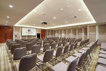 هتل Doubletree By Hilton Perth Northbridge