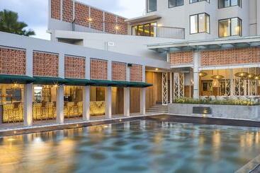 هتل Eastin Ashta Resort Canggu