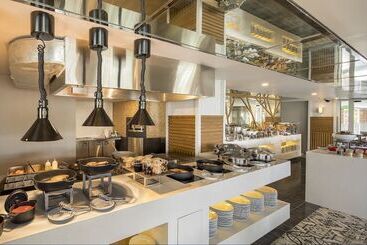 هتل Eastin Ashta Resort Canggu