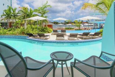 هتل Harbor Club St. Lucia, Curio Collection By Hilton