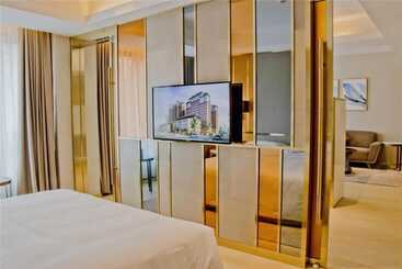 هتل Howard Johnson Life Geckor Zhu