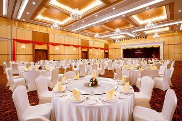هتل Max Nay Pyi Taw