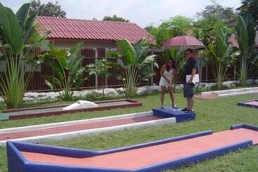 هتل Mini Golf & Resort Ubon Ratchathani