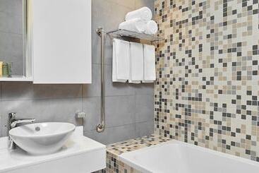 هتل Staybridge Suites   Doha Lusail, An Ihg