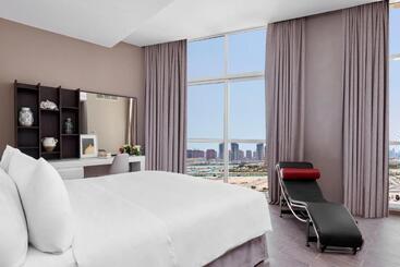 هتل Staybridge Suites   Doha Lusail, An Ihg