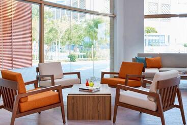 هتل Staybridge Suites   Doha Lusail, An Ihg