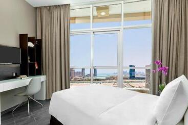 هتل Staybridge Suites   Doha Lusail, An Ihg