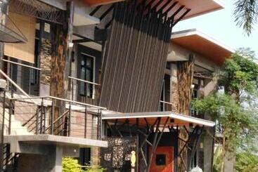 The Lofthouse Sansai - San Sai
