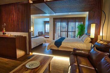 هتل The Sunbeam Hideaway B&b