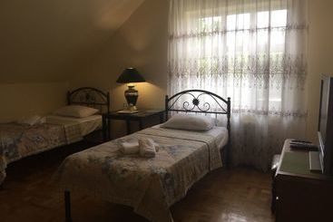 تختخواب و صبحانه Astoria Garden