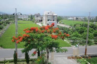 تختخواب و صبحانه Hao Ya Villa