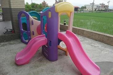 تختخواب و صبحانه Hao Ya Villa