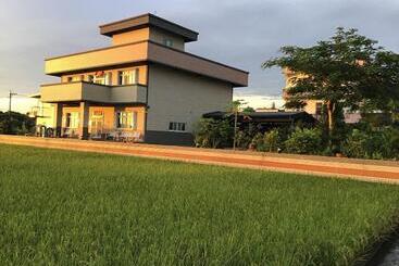 تختخواب و صبحانه Hao Ya Villa